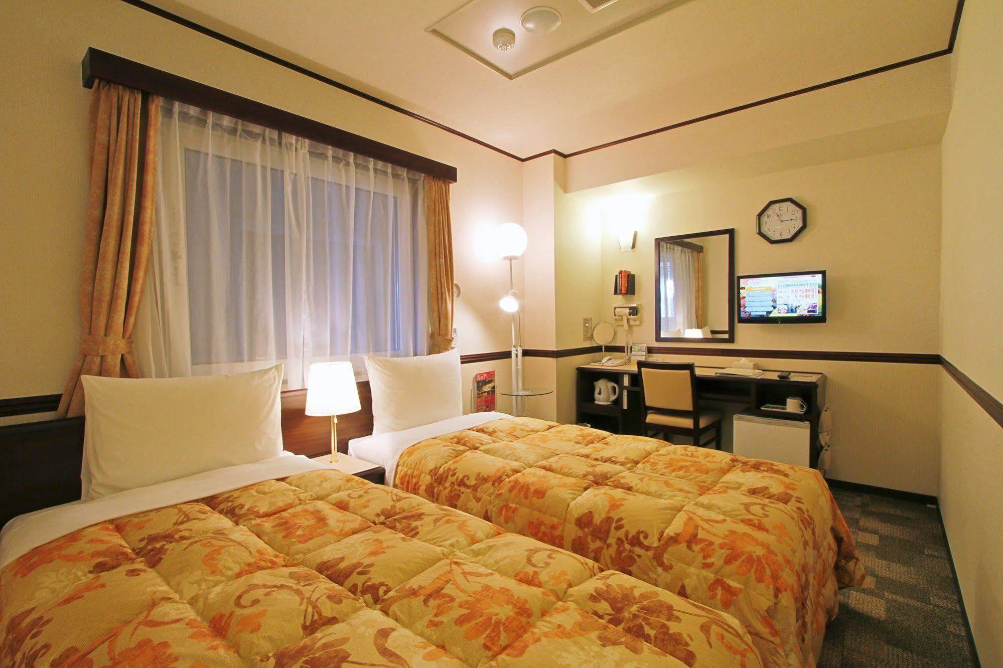 Toyoko Inn Ichinoseki Ekimae Buitenkant foto